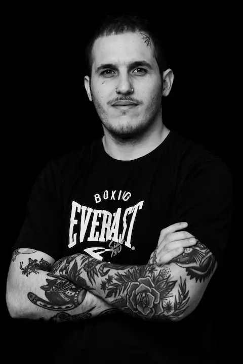 Alejandro Vega de Kustom Tattoo