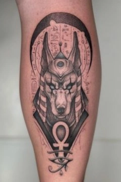 Tattoo realizado por Yonu de Kustom Tattoo